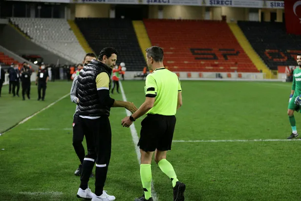 Halis Özkahya kimdir? Gaziantep Kasımpaşa maçında ilginç olay! Oyuncular soyunma odasından geri çağrıldı - 5