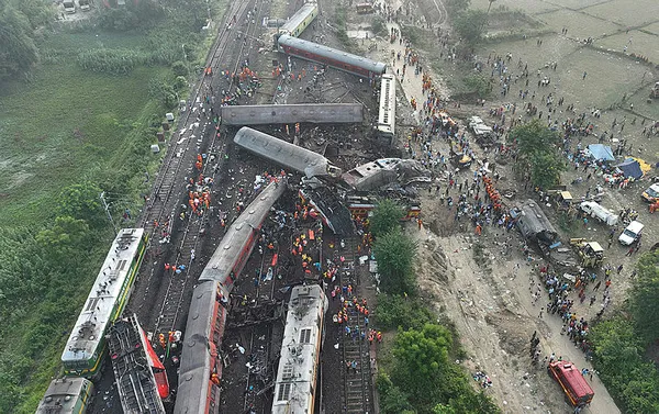 baskan-erdogandan-hindistandaki-tren-kazasinda-vefat-edenlere-taziye-turkiye-hindistanin-yaninda-1685897218943.jpg Başkan Erdoğan'dan Hindistan'daki tren kazasında vefat edenlere taziye: Türkiye Hindistan’ın yanında - 4