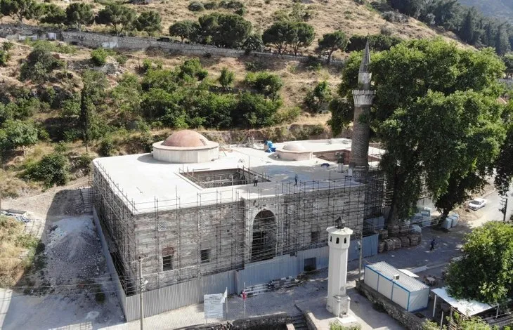 Manisa Ulu Camii tarihi aydınlattı! Restorasyon çalışmalarında ortaya çıktı! İşte Bizans döneminin kalıntısı