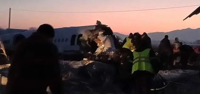 Son dakika: Kazakistan’da yolcu uçağı düştü!