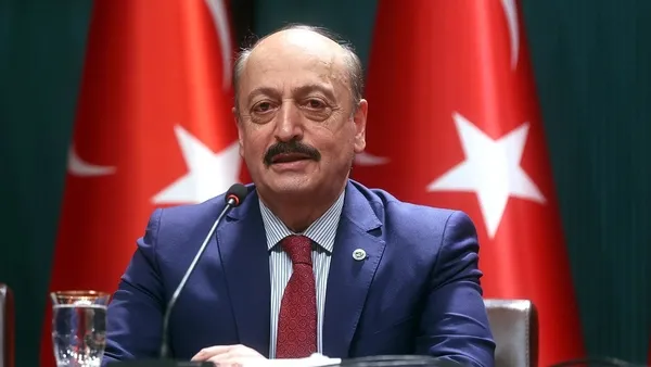 calisma-ve-sosyal-guvenlik-bakani-vedat-bilginden-asgari-ucret-ve-eyt-aciklamasi-2023-asgari-ucret-ne-zaman-be-1667898125748.jpeg Çalışma ve Sosyal Güvenlik Bakanı Vedat Bilgin'den asgari ücret ve EYT açıklaması! 2023 asgari ücret ne zaman belirlenecek? - 1
