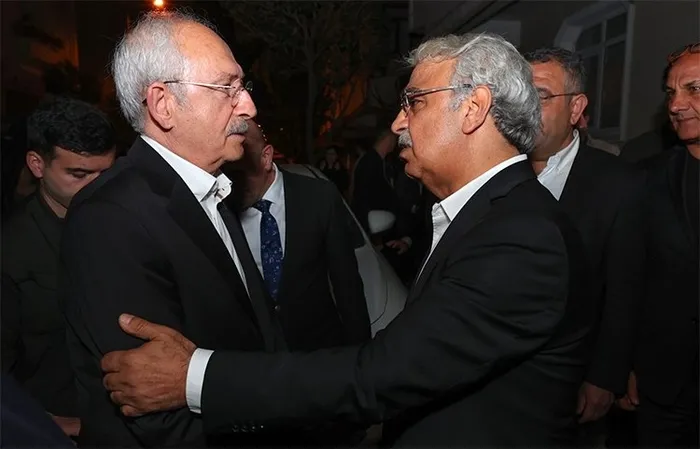 CHP’nin eski avukatı Mustafa Kemal Çiçek’ten çarpıcı açıklama: Trollerin açtığı hesaplarla anketler yapılıyor!