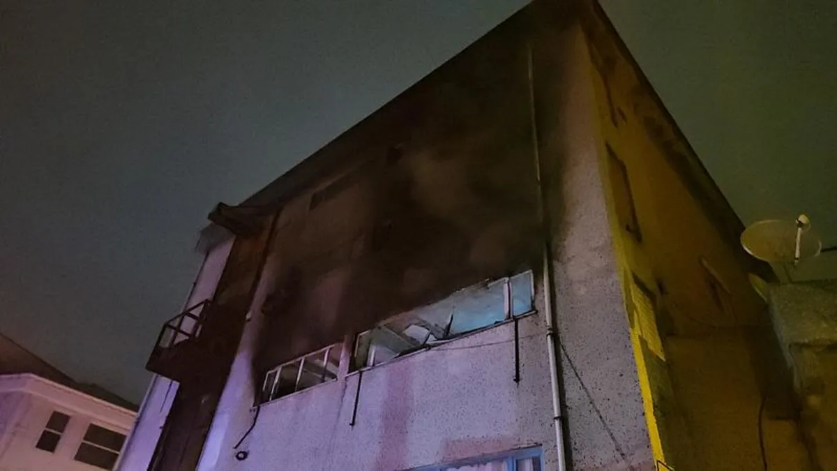 Bağcılar'da tekstil atölyesi alevlere teslim oldu