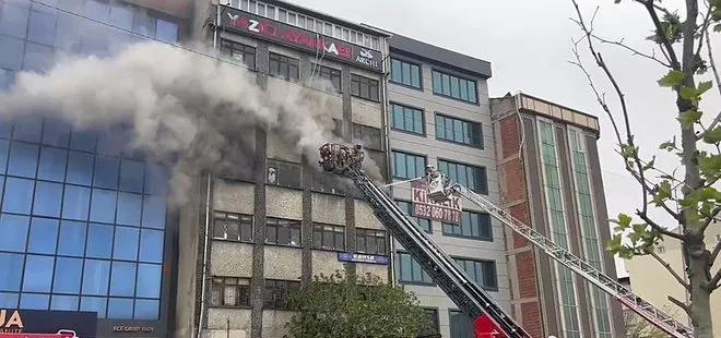 Sultangazi'de ayakkabı imalathanesinde korkutan yangın