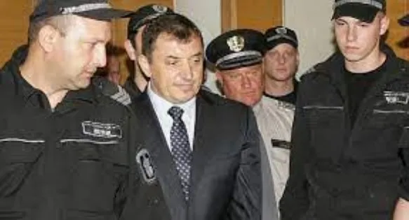 mafya-ile-iliskisi-oldugu-iddia-edilen-bulgar-is-adami-aleksey-petrov-olduruldu-1692212740909.jpg Mafya ile ilişkisi olduğu iddia edilen Bulgar iş adamı Aleksey Petrov öldürüldü - 1