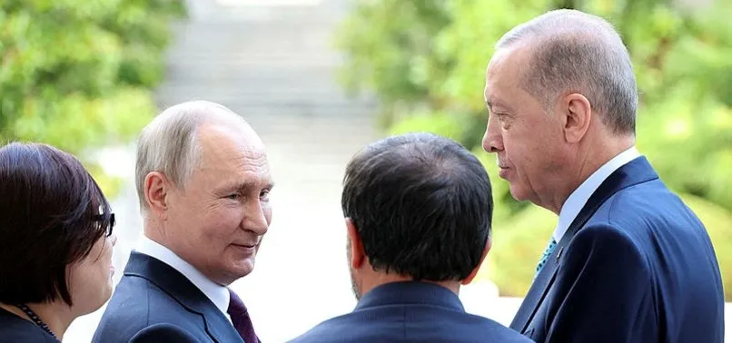 Başkan Erdoğan ile Vladimir Putin arasında futbol sohbeti: Sparta Prag'daki futbolcunun adını soracağım Başkan Erdoğan ile Vladimir Putin arasında futbol sohbeti: Sparta Prag'daki futbolcunun adını soracağım