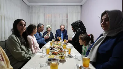 Erdoğan çifti iftarda Taş ailesinin konuğu oldu