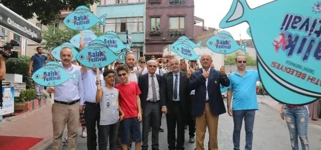VATANDAŞLAR FATİH'TE BALIĞA DOYDU