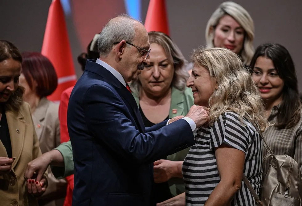 chp-ve-yeni-parti-arasindaki-figuran-tartismasinin-perde-arkasi-1785098691671.jpeg CHP ve Yeni Parti arasındaki figüran tartışmasının perde arkası! Parti seçmeni kime oy verecek? - 2
