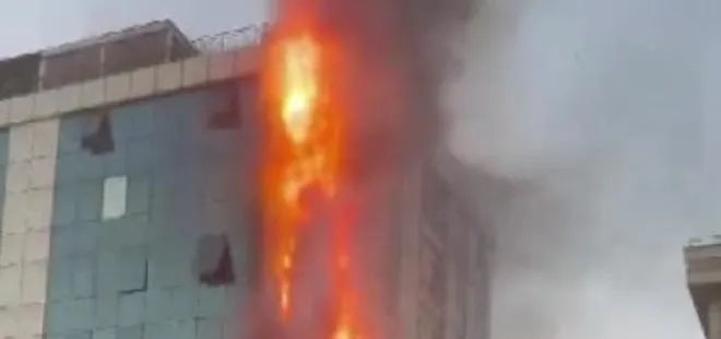 Ataşehir'de iş merkezi alev alev yandı