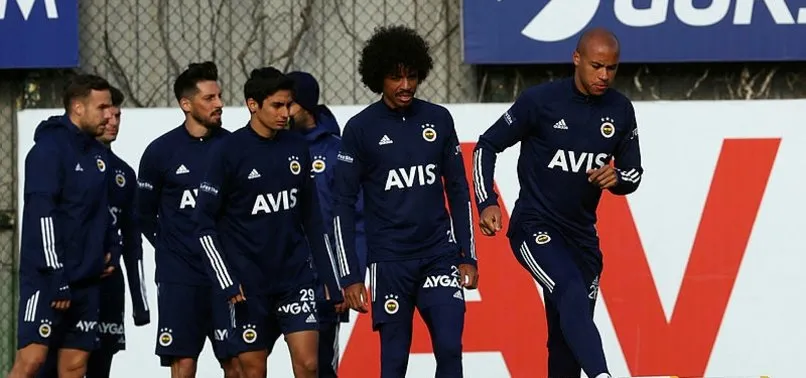 Fenerbahçe'ye kötü haber! 7 isim kadroda yok