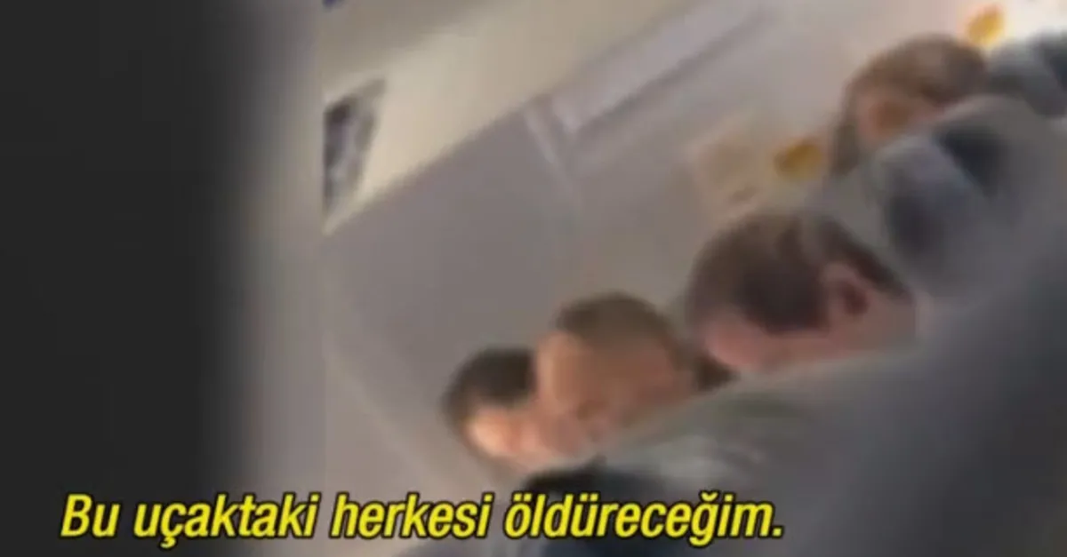 Yolcu uçağında dehşet! Kırık kaşıkla...