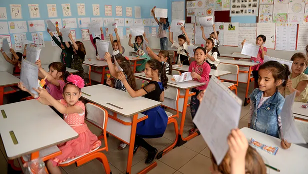 e-okul-giris-ile-karne-notu-nasil-goruntulenir-meb-2022-1-donem-takdir-tesekkur-hesaplama-nasil-yapilir-1642400121642.jpg e Okul giriş ile karne notu nasıl görüntülenir? MEB 2022 1. dönem takdir teşekkür hesaplama nasıl yapılır? - 1