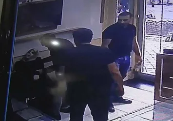 Hırsızlık yaparken yakalandı! Kurtulmak için...