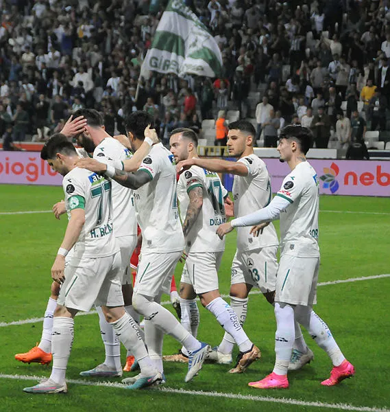 giresunspor-super-lige-veda-eden-son-takim-oldu-1686164586932.jpg Giresunspor Süper Lig'e veda eden son takım oldu - 5