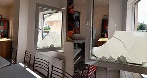 Alkol alıp cemevinin camını kırdılar