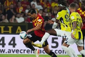 Trendyol Süper Lig'in 2. hafta mücadelesinde Göztepe ile Fenerbahçe karşı karşıya gelecek. Gürsel Aksel Stadyumu’nda saat 21.30’da başlayacak müsabakayı hakem Yasin Kol yönetecek. Kol’un yardımcılıklarını Ceyhun Sesigüzel ile Mehmet Kısal yaparken, dördüncü hakem olarak Alper Akarsu görev alacak.