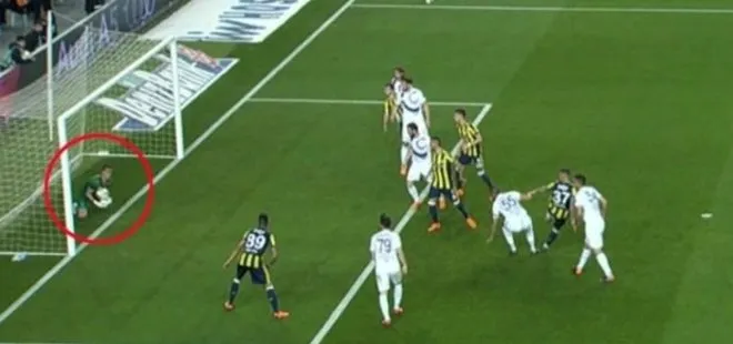 Kadıköy’de tartışılan gol! Çizgiyi geçti mi?