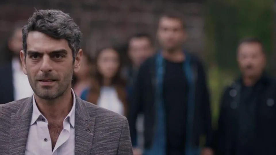 Sen Anlat Karadeniz 27. Bölüm 2. fragmanı izle - Vedat Kaleli ailesinin kapısına dayanıyor
