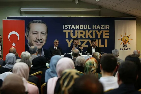 bakan-kurumdan-ak-parti-kartal-ve-maltepe-ilce-teskilatlarina-ziyaret-1684444895431.jpg Bakan Kurum'dan AK Parti Kartal ve Maltepe ilçe teşkilatlarına ziyaret! "Milletimiz teröre değil bayrağı için mücadeleye destek oldu" - 3