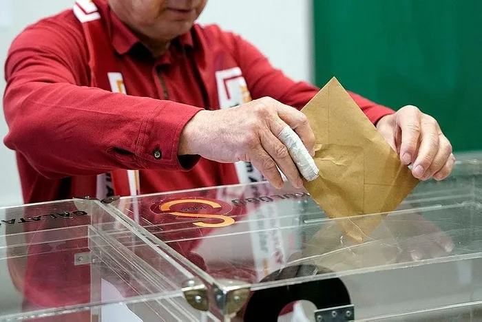Galatasaray’da başkanlık yarışı! Yeniden Dursun Aydın Özbek dönemi...