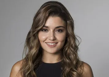 Hande Erçel Londra’da sınıfta kaldı