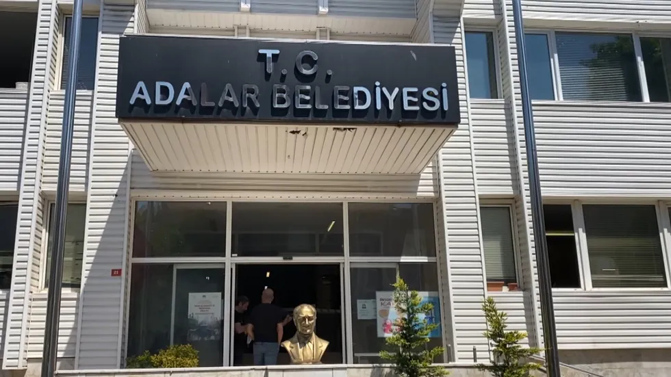 CHP'li Adalar Belediyesi'ne yolsuzluk operasyonu: 47 şüpheli hakkında gözaltı kararı - 2