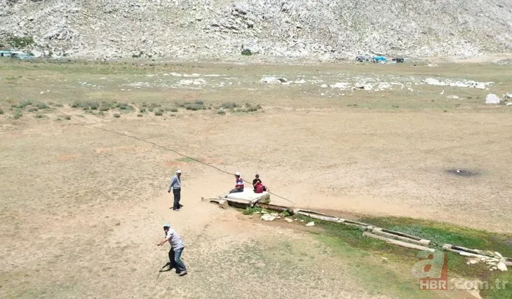 Antalya’da ilginç anlar: Drone gören çoban sopa ile kovaladı