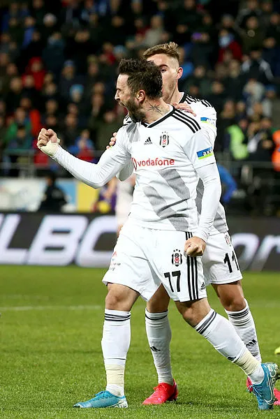 Transfer teklifini elinin tersiyle geri çevirdi - 1