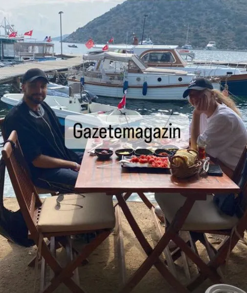 ask-tam-gaz-melisa-dongel-ve-rapci-sefo-bodrumda-fena-yakalandi-1684820400214.jpg Aşk tam gaz! Melisa Döngel ve rapçi Sefo Bodrum’da fena yakalandı - 1