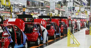 Otomobil devinden flaş karar! Markaları ayırıyor