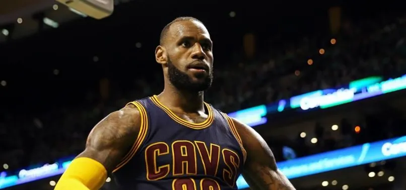LeBron James, Michael Jordan'ın 19 yıldır ulaşılamayan rekorunu kırdı