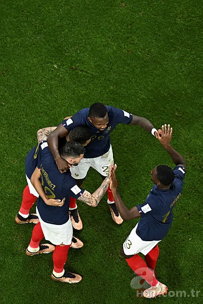 Mbappe çok rahat çok profesyonel! Turu adeta tek başına Fransa'ya getirdi! Polonya evine geri döndü 9