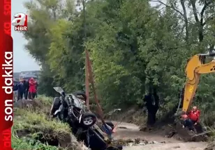 Kocaeli'nde selin sürüklediği araç dereden çıkarıldı! Kayıp sürücü aranıyor