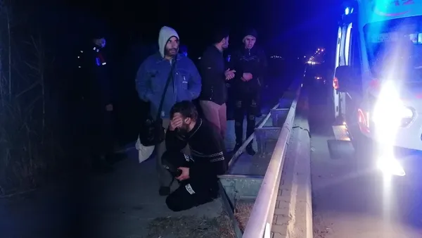 bu-bir-dramdir-gocmenlerden-kan-donduran-iddia-silah-zoruyla-denize-atliyoruz-1638512521534.jpg Bu bir dramdır! Göçmenlerden kan donduran iddia: Silah zoruyla denize atlıyoruz - 1