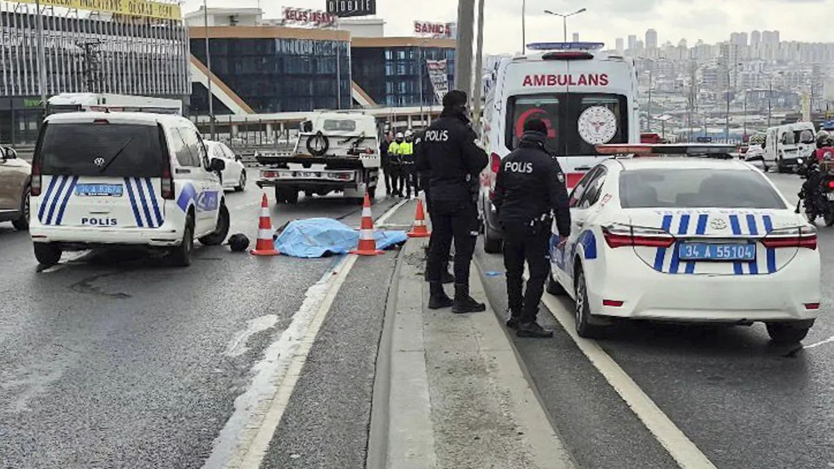 Kaygan yol faciaya dönüştü: Motosiklet sürücüsü hayatını kaybetti