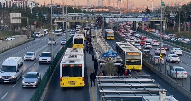 Bugün İstanbul'da toplu taşıma bedava mı? 1 Ocak 2023 Pazar günü Marmaray, metrobüs, metro, İETT ücretsiz mi? - 1
