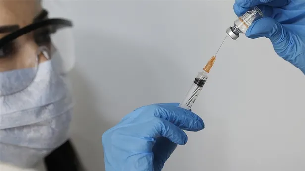 Hangi aşı daha etkili? BioNTech mi, Sinovac mı? Çin ve Alman aşılarının içeriği ve yan etkileri neler? - 2