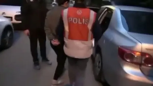 Son dakika: Bölücü ve hain terör örgütü PKK'ya bir darbe daha! Paçavralarıyla yakalandılar - 3