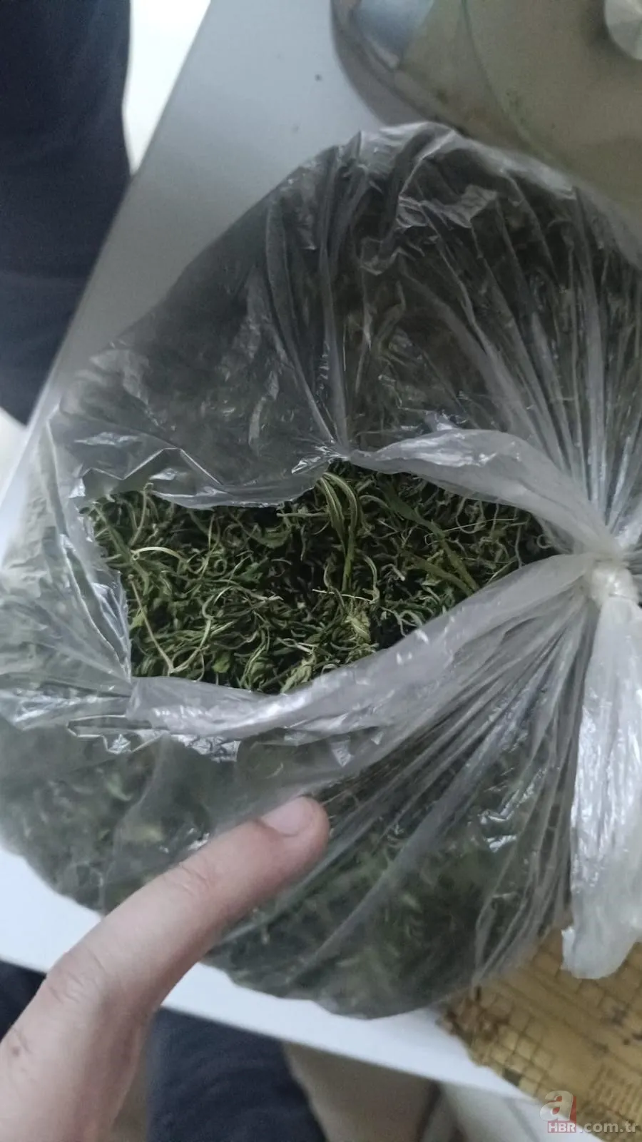 Bursa’da film gibi operasyon...Dilenci kılığındaki polis kapıyı açtırdı 2