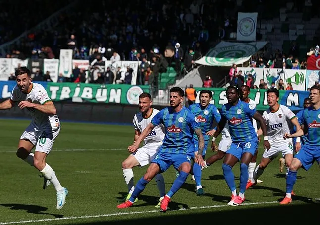 Çaykur Rizespor 3 puanı 3 golle aldı