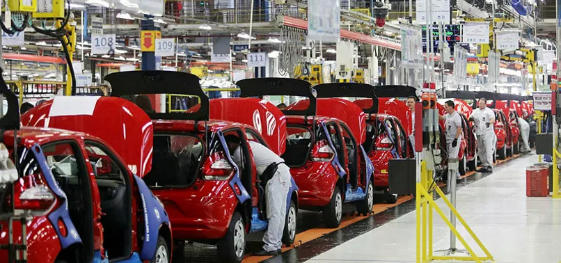 Otomobil devi Fiat Chrysler'den flaş karar! Markaları ayırıyor