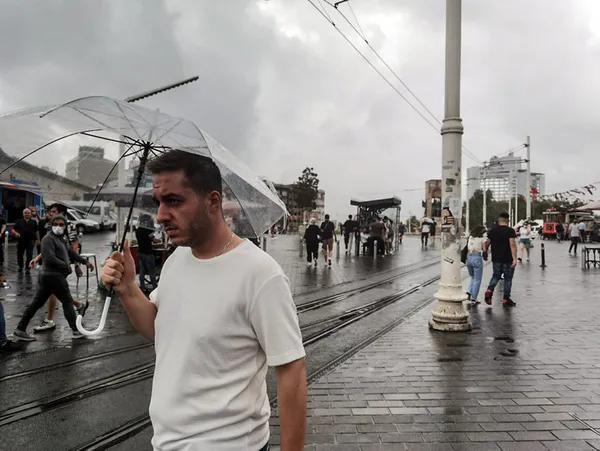 22-agustos-istanbul-izmir-ankara-hava-durumu-bugun-hava-nasil-olacak-meteoroloji-saat-verip-uyardi-saganak-geliyor-1629604052692.jpg 22 Ağustos İstanbul, İzmir, Ankara hava durumu: Bugün hava nasıl olacak? Meteoroloji saat verip uyardı sağanak geliyor - 4