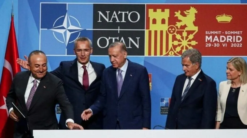 Türkiye'yi ikna için yarışa girdiler! Dünyanın gözü NATO Zirvesi'nde