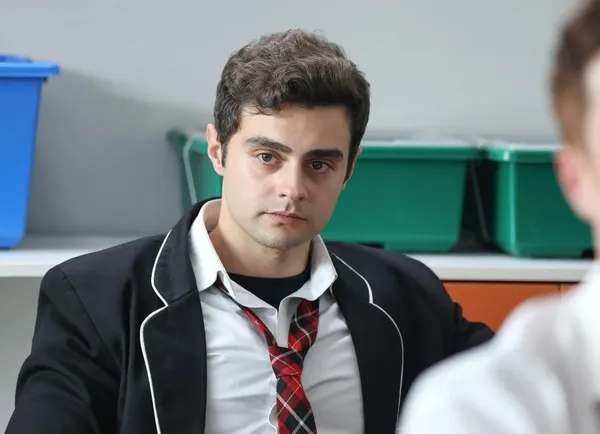 Kardeşlerim dizisinde Eylül Lize Kandemir tekme ve yumrukları ile şaşırttı!