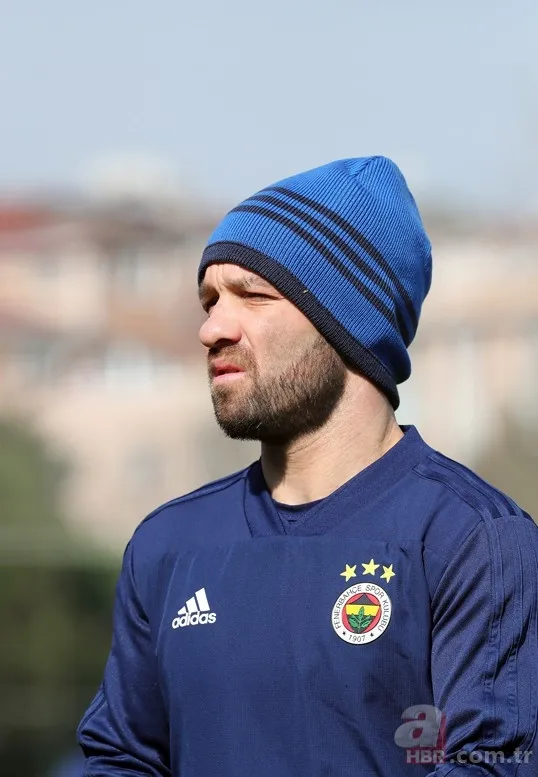 Fenerbahçe idmanında dikkat çeken detay! 9