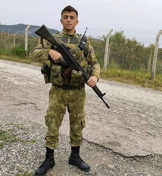 Pençe-Şimşek'ten acı haber! Piyade uzman çavuş Halil Yıldız ile Piyade sözleşmeli er Fırat Güner şehit oldu - 7