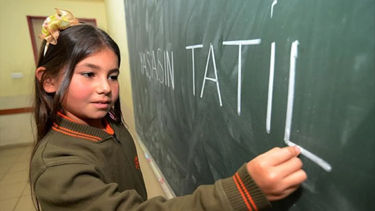 İstanbul'da bugün okullar tatil mi? 29 Mayıs Perşembe günü okul var mı, yok mu? Anaokulu, ilkokul, ortaokul ve lise...