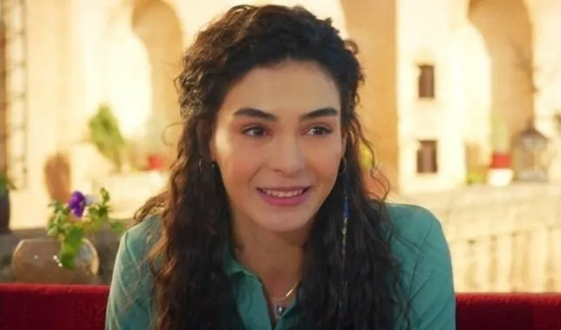 Hercai Reyyan öldü mü, neden yok? Hercai Ebru Şahin diziden ayrıldı mı? İşte detaylar...