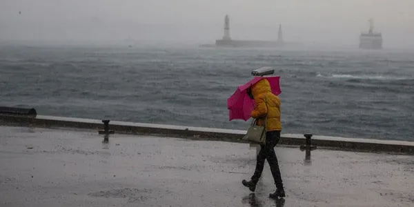 Son dakika: Meteoroloji’den İstanbul’a fırtına uyarısı! Çatılar ağaçlar ve direkler uçabilir